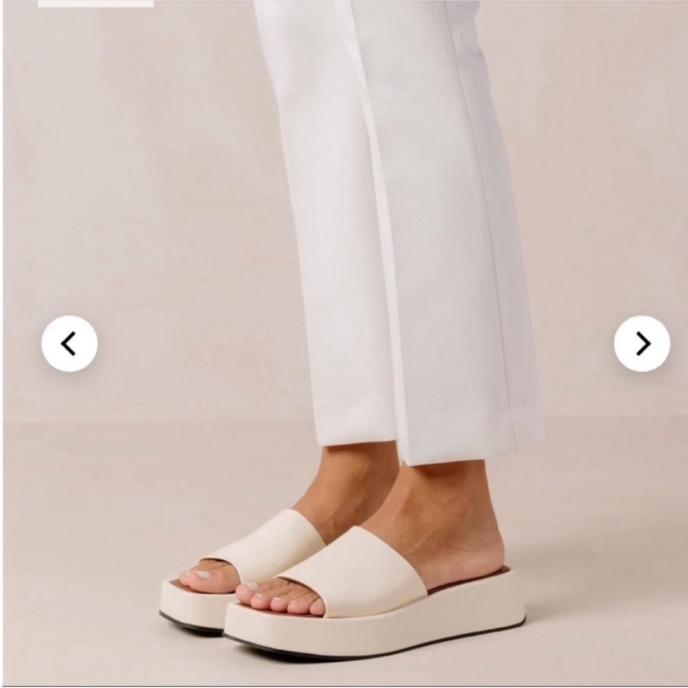 Alohas Janice Warm White Sandals, size 39, never worn before!
